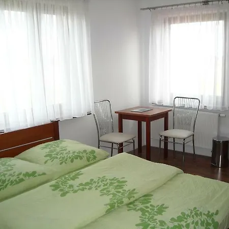 Amber Marlena Проживание в семье *