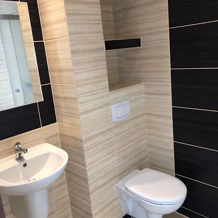 ホームステイ Amber Marlena